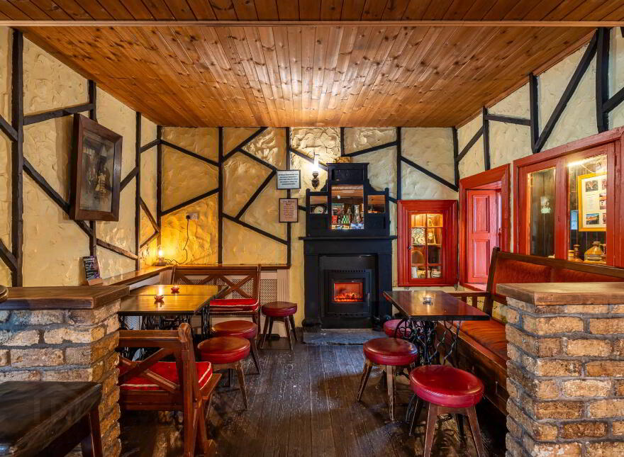 Hennessy`s Gastro Pub, Main Street, Ferbane, R42N628