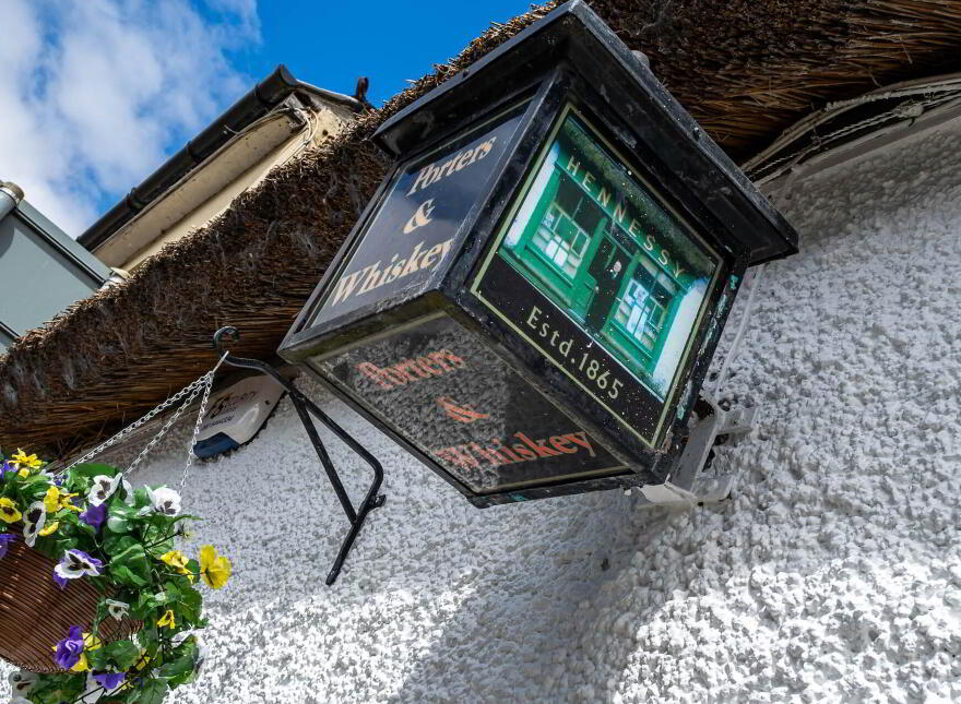Hennessy`s Gastro Pub, Main Street, Ferbane, R42N628