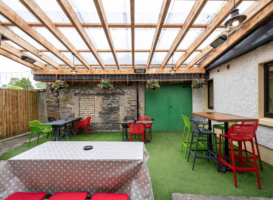 Hennessy`s Gastro Pub, Main Street, Ferbane, R42N628