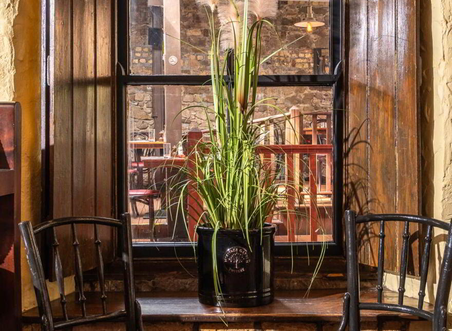 Hennessy`s Gastro Pub, Main Street, Ferbane, R42N628