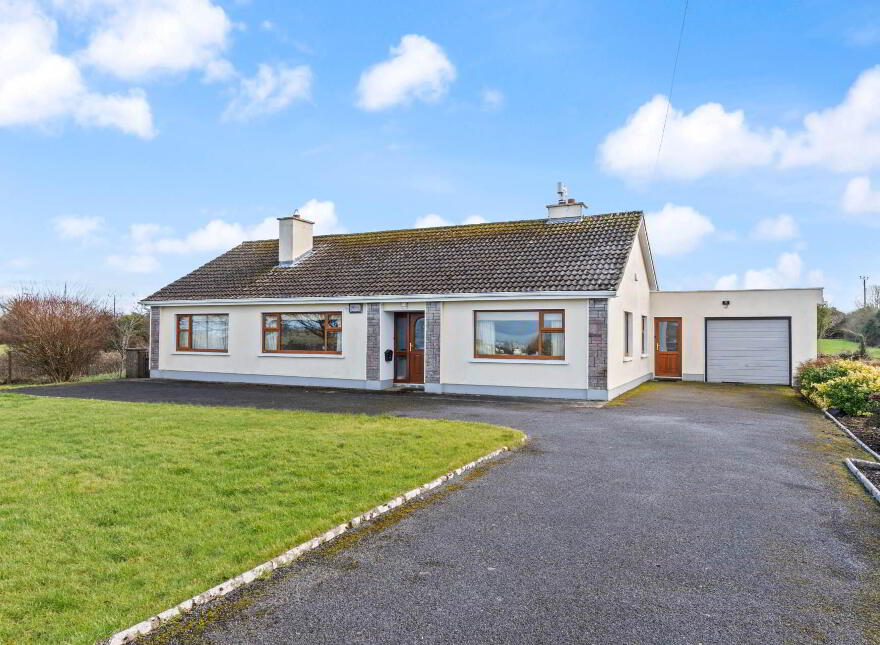 Friarsquarter, East, Ballinrobe, F31Y542 photo