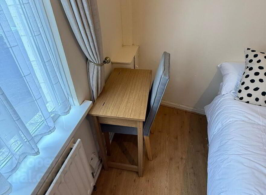 Room 1, 2 Belgravia Avenue, Belfast, BT9 7BJ photo