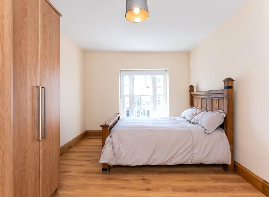 20 & 20b Main Street, Royal Hillsborough, BT26 6AE