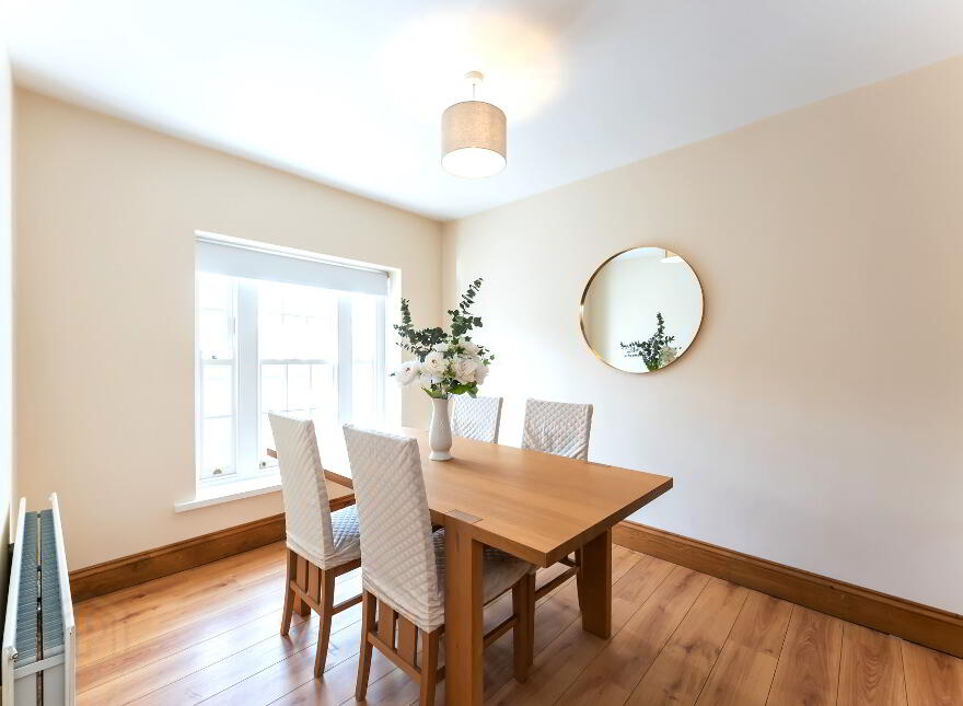 20 & 20b Main Street, Royal Hillsborough, BT26 6AE