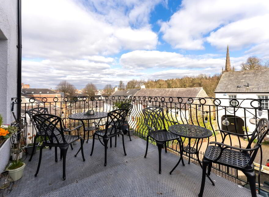 20 & 20b Main Street, Royal Hillsborough, BT26 6AE