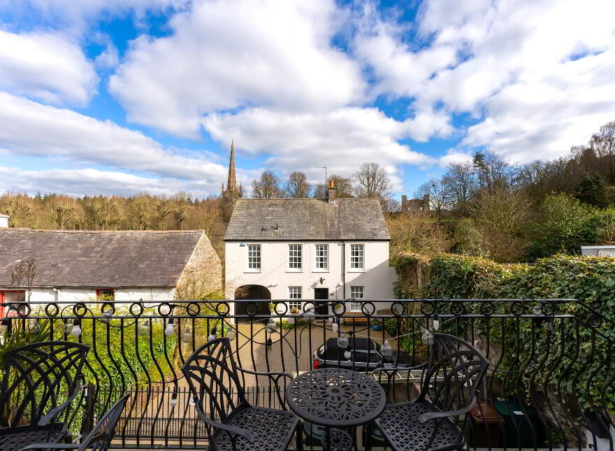 20 & 20b Main Street, Royal Hillsborough, BT26 6AE
