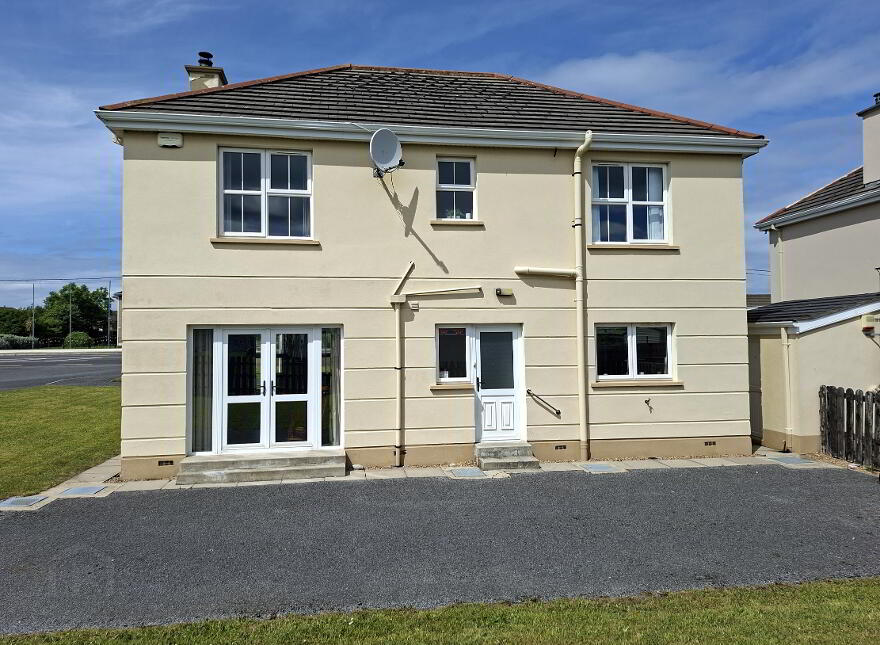2 Sea Crest, Bundoran, F94PW89