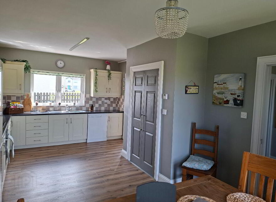 2 Sea Crest, Bundoran, F94PW89