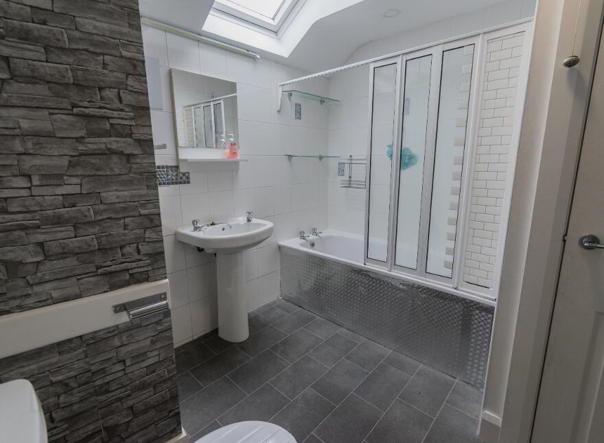 35 & 35a Main Street, Broughshane, Ballymena, BT42 4JW