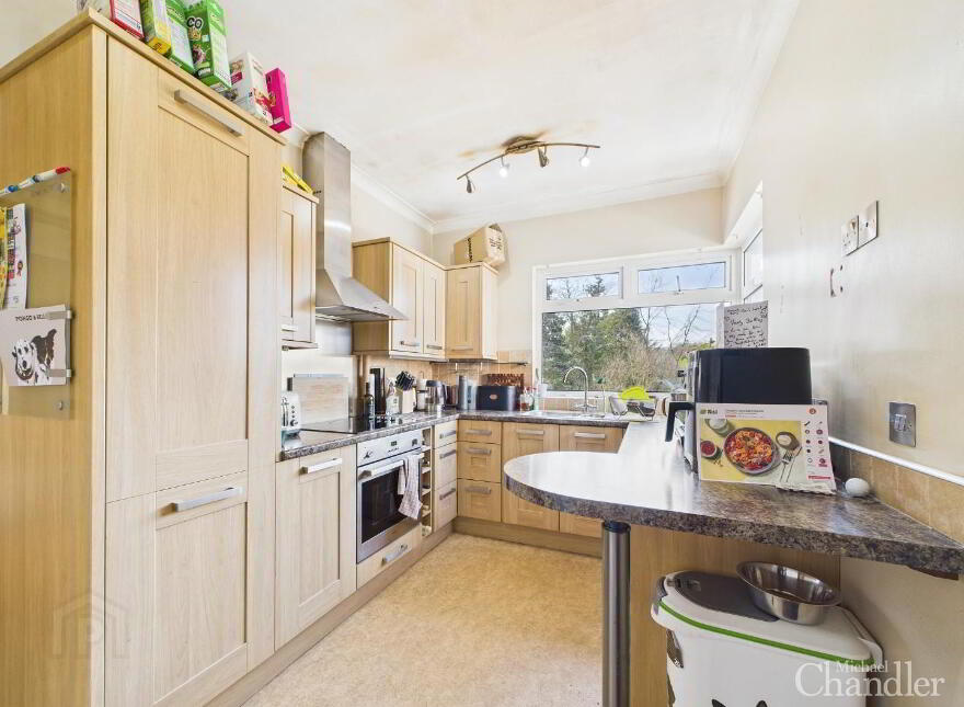31 Church Road, Ballynahinch, BT24 8LP