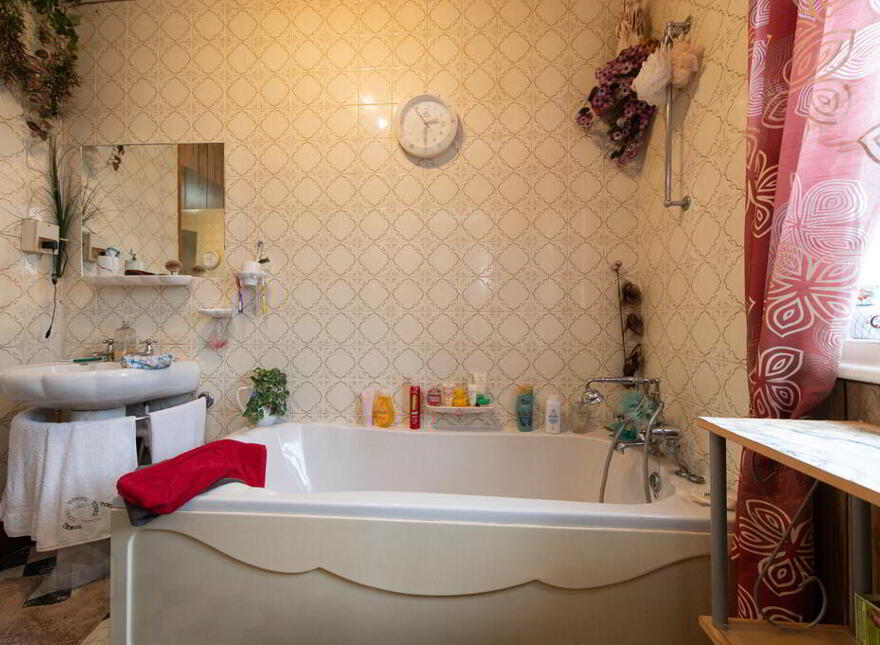Lynnwood,, Chichester Park Central, ( Adjacent To, 1 Palace Gardens), Belfast, BT15 5DT