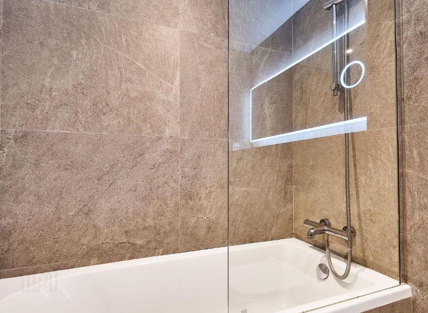 12 Dunluce View, Portrush, BT56 8DW