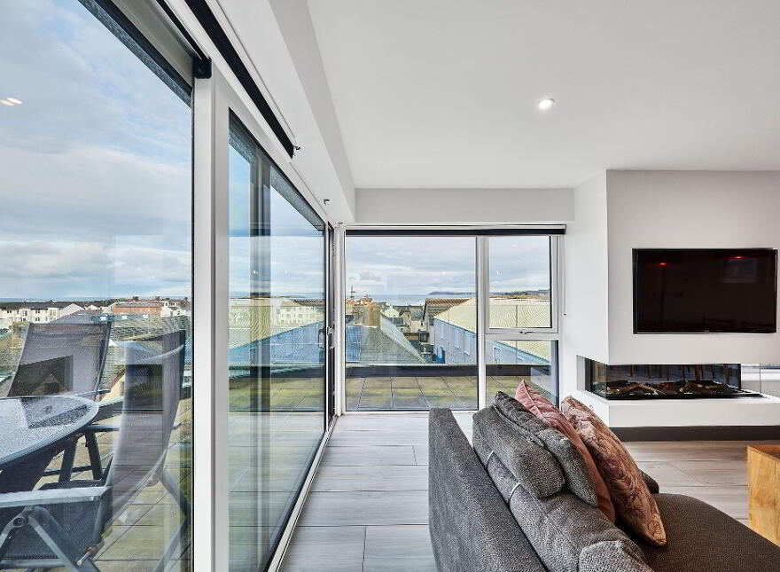 12 Dunluce View, Portrush, BT56 8DW