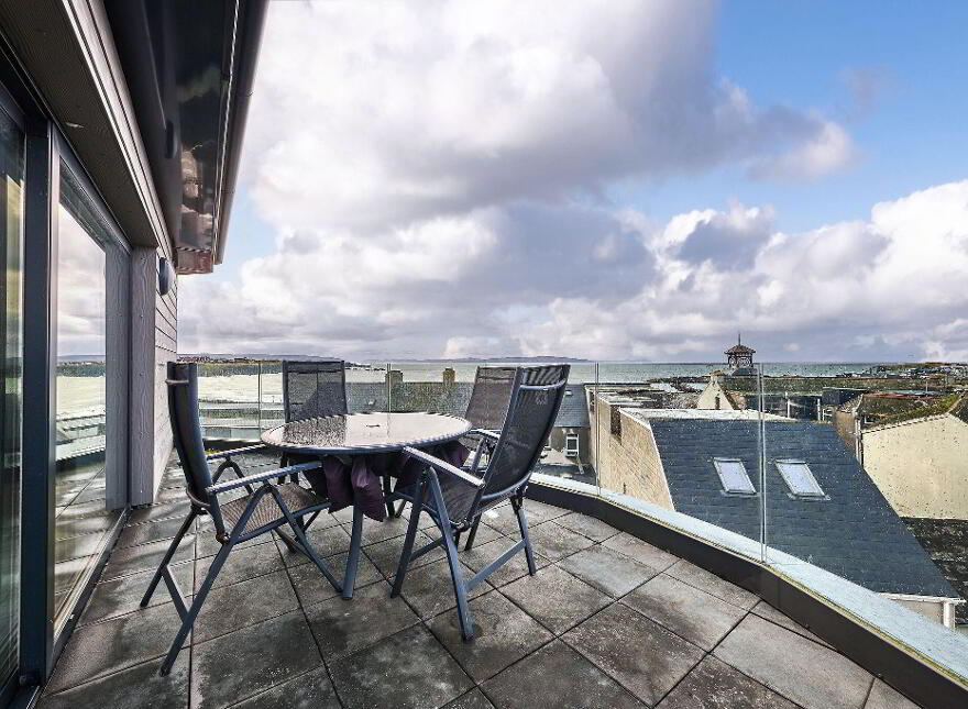 12 Dunluce View, Portrush, BT56 8DW