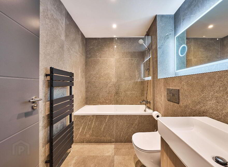 12 Dunluce View, Portrush, BT56 8DW
