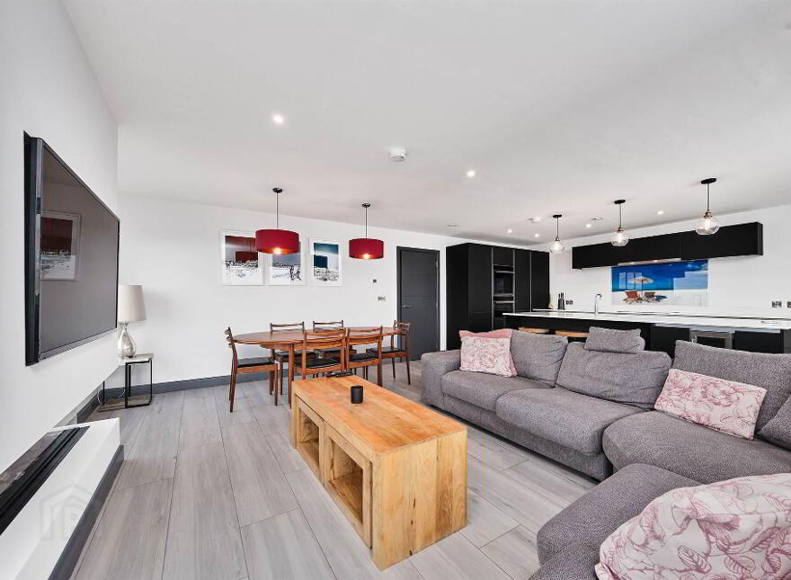 12 Dunluce View Apartments, 24 Dunluce Avenue, Portrush, BT56 8DW