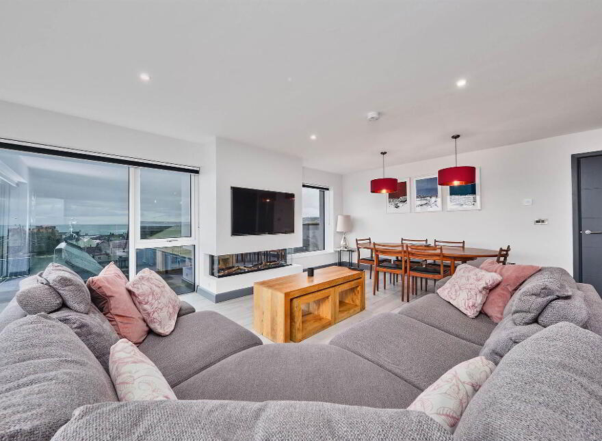 12 Dunluce View Apartments, 24 Dunluce Avenue, Portrush, BT56 8DW