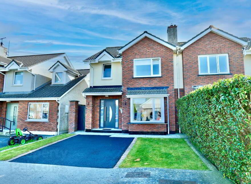 25 Hawthorn Drive, Newcastle West, V42VR66 photo