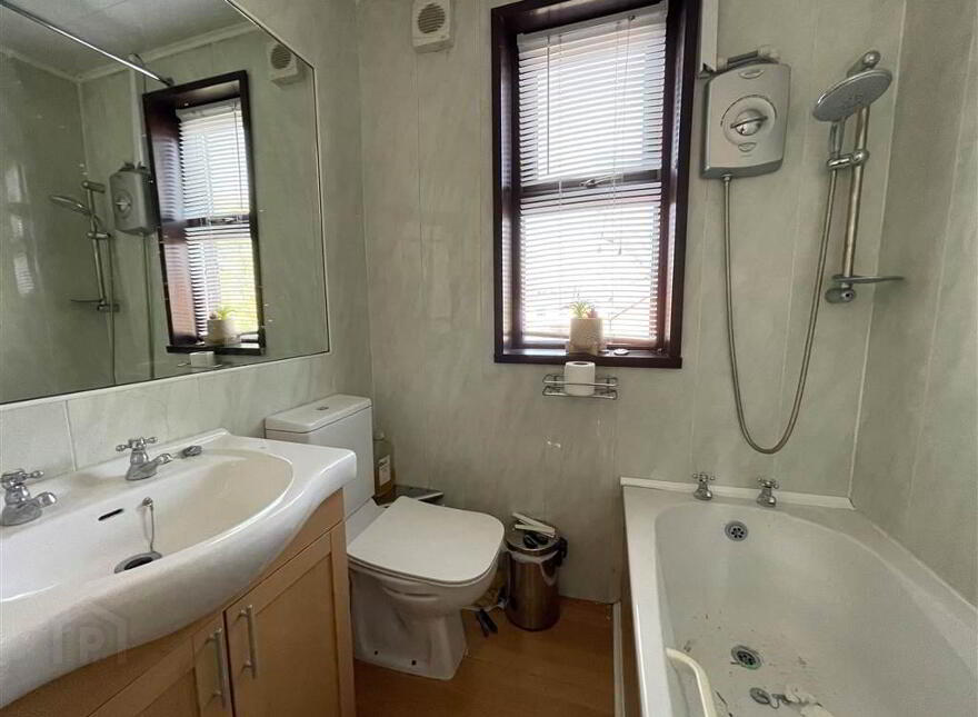563 Donegall Road, Belfast, BT12 6DX