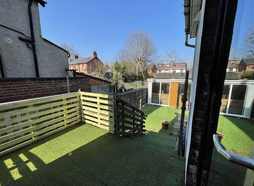 563 Donegall Road, Belfast, BT12 6DX