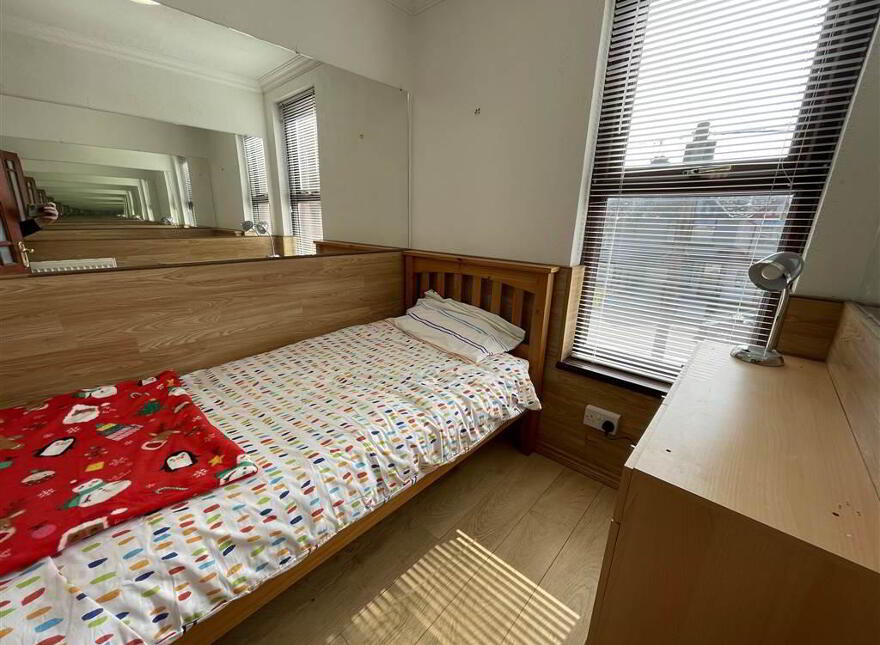 563 Donegall Road, Belfast, BT12 6DX