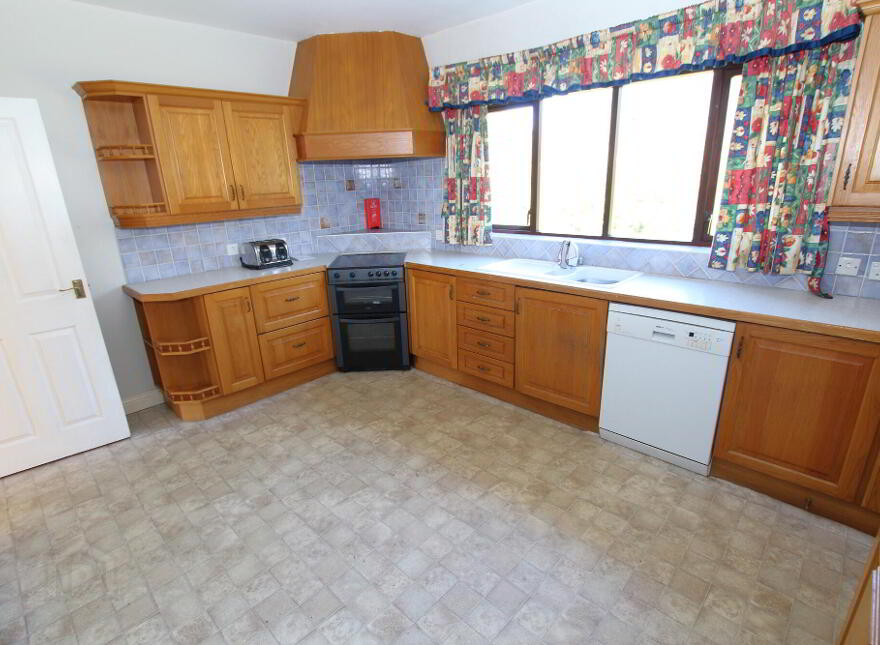 8 Glenoak Grange, Crumlin, BT29 4DU