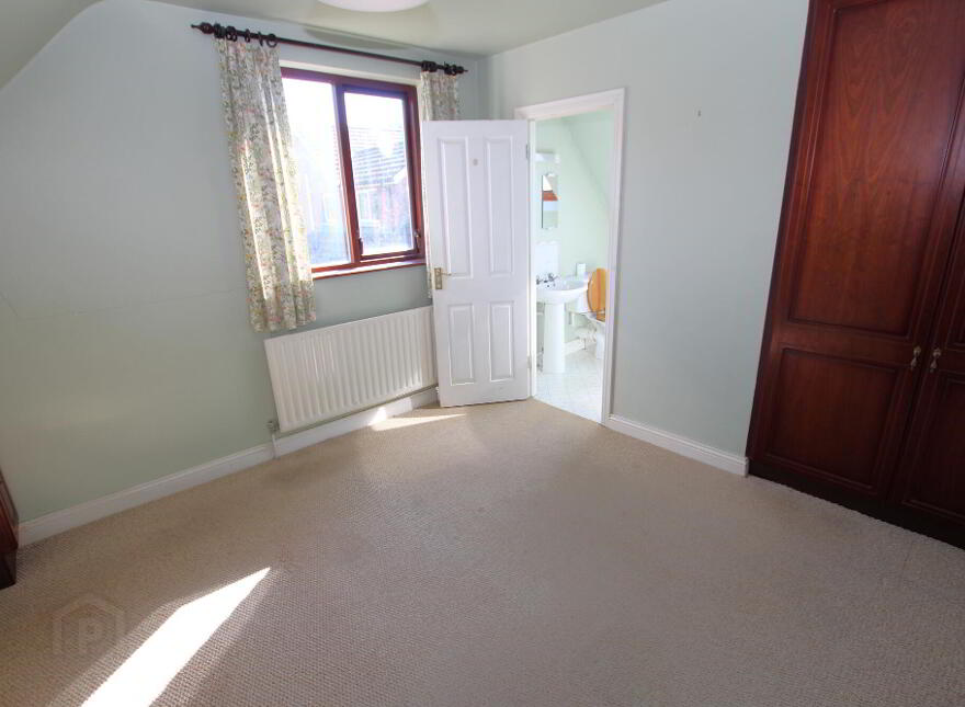 8 Glenoak Grange, Crumlin, BT29 4DU