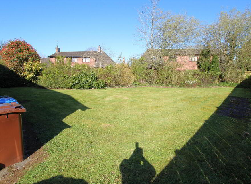 8 Glenoak Grange, Crumlin, BT29 4DU