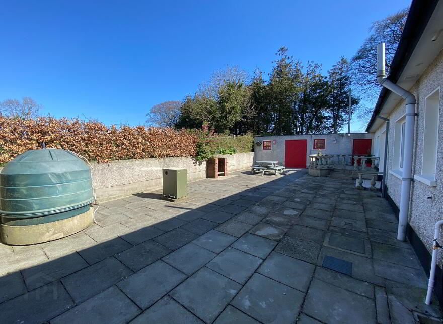 2 Ballydesland Road, Warrenpoint, BT34 3QD
