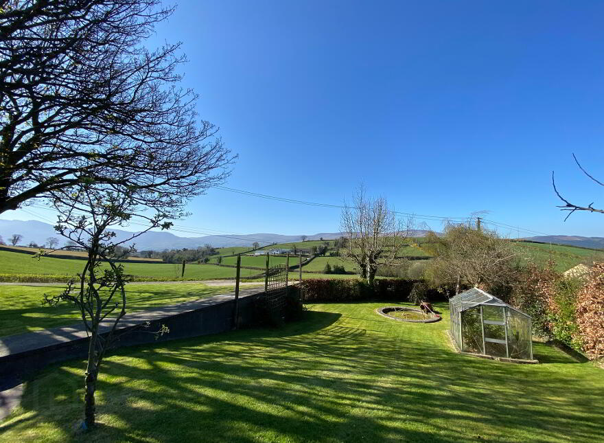 2 Ballydesland Road, Warrenpoint, BT34 3QD