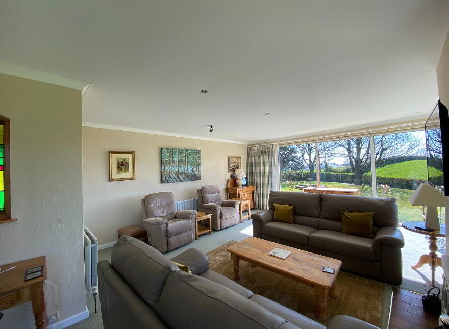 2 Ballydesland Road, Warrenpoint, BT34 3QD