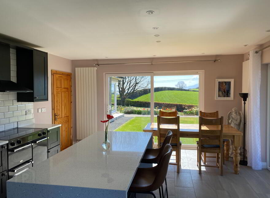 2 Ballydesland Road, Warrenpoint, BT34 3QD
