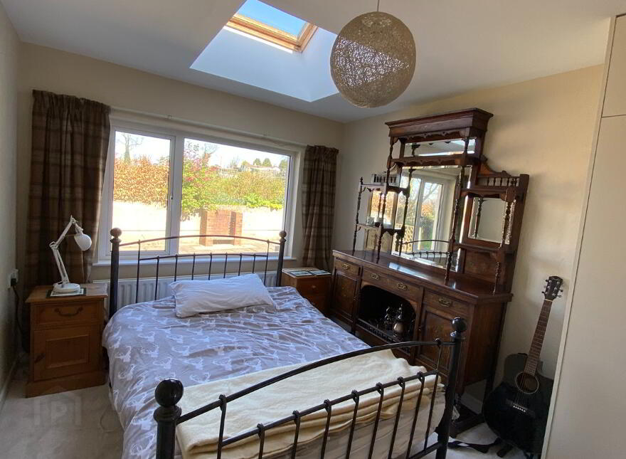 2 Ballydesland Road, Warrenpoint, BT34 3QD