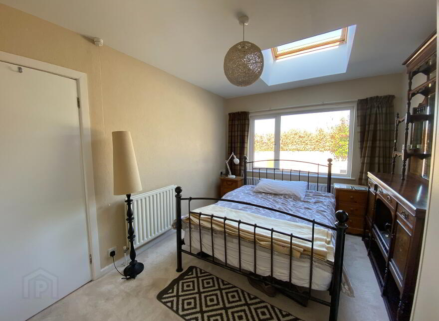 2 Ballydesland Road, Warrenpoint, BT34 3QD