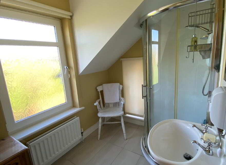 2 Ballydesland Road, Warrenpoint, BT34 3QD