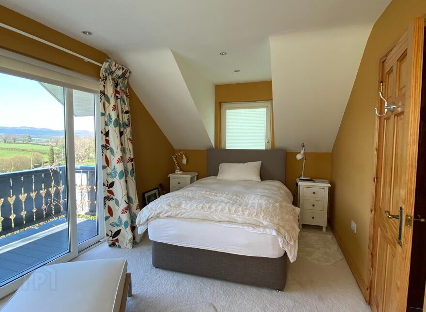 2 Ballydesland Road, Warrenpoint, BT34 3QD