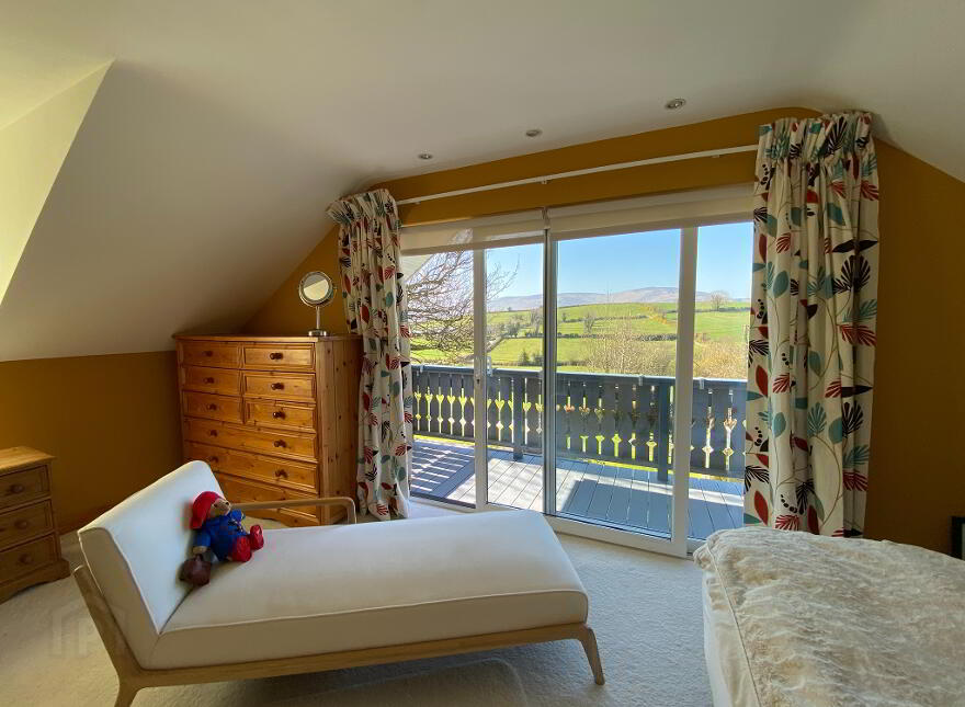 2 Ballydesland Road, Warrenpoint, BT34 3QD