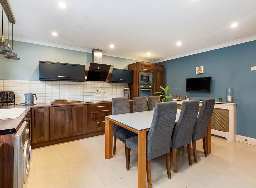 38 Mornington Towers Mornington