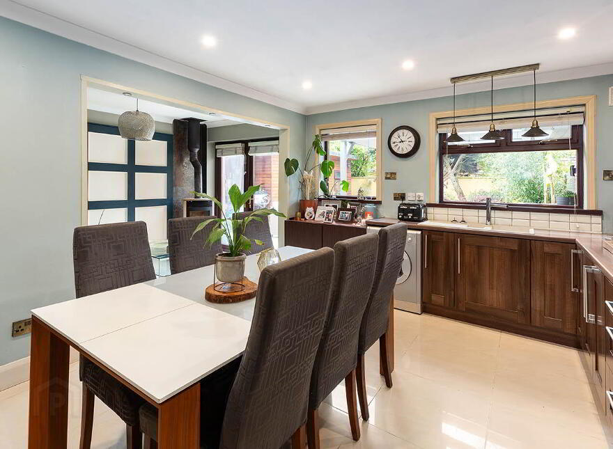 38 Mornington Towers Mornington