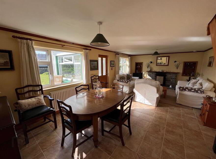Cooradarrigan, Schull, West, P81WV44