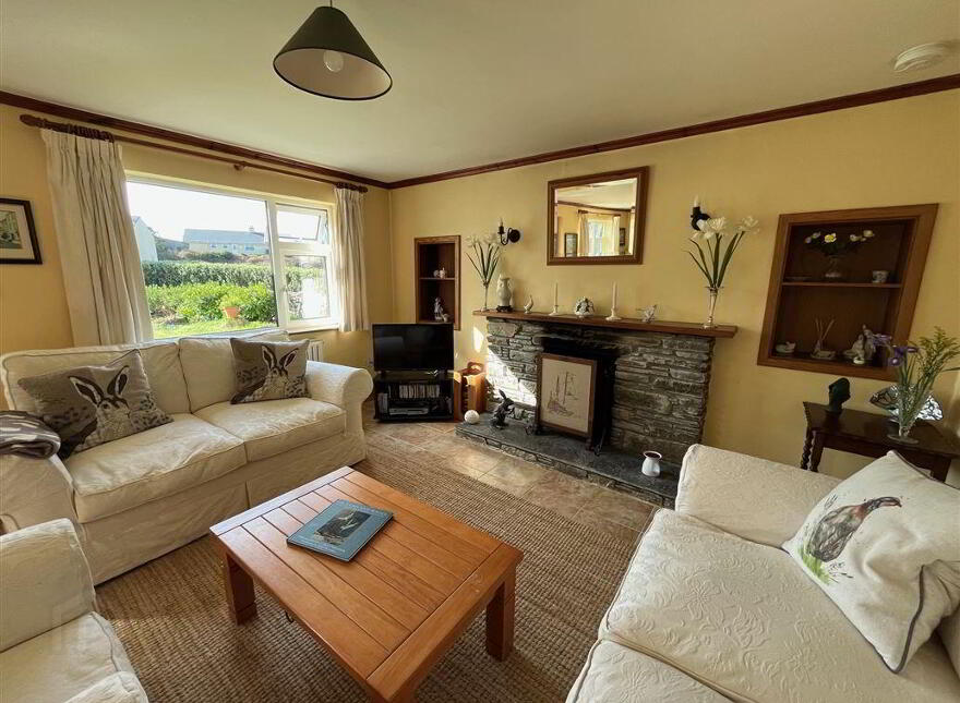 Cooradarrigan, Schull, West, P81WV44
