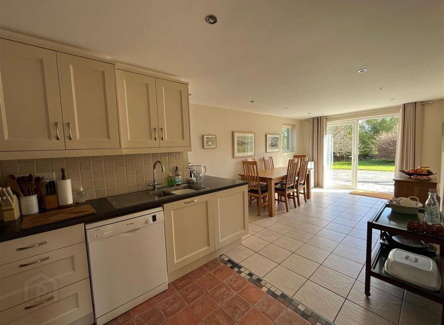 Cooradarrigan, Schull, West, P81WV44