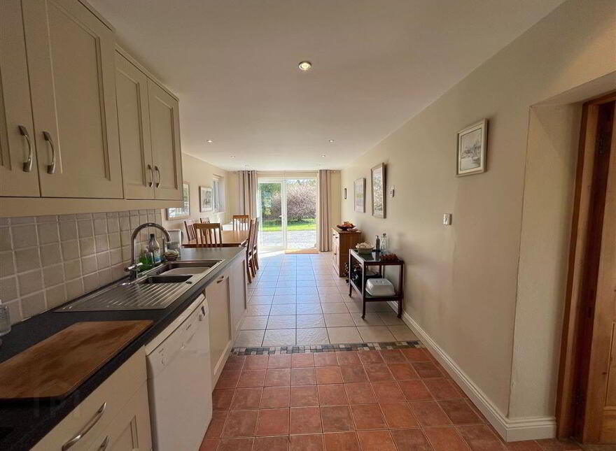 Cooradarrigan, Schull, West, P81WV44