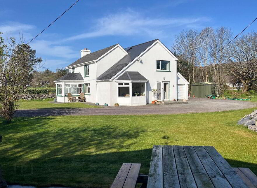Cooradarrigan, Schull, P81WV44