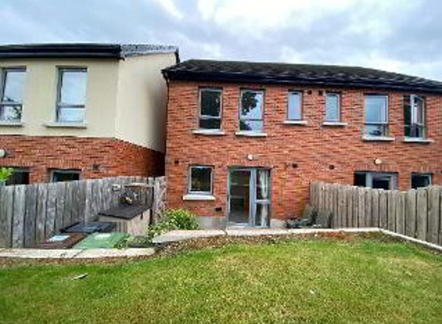 6 Postmasters Walk, Ravarnet, Lisburn, BT27 5WS