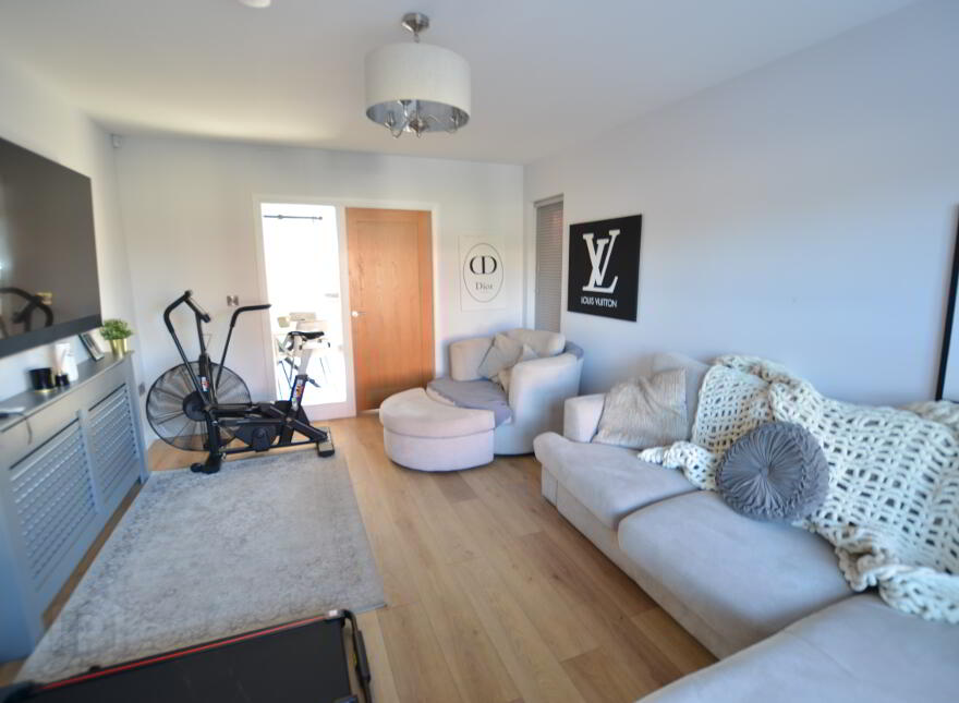 6 Postmasters Walk, Ravarnet, Lisburn, BT27 5WS