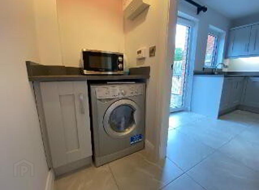 6 Postmasters Walk, Ravarnet, Lisburn, BT27 5WS