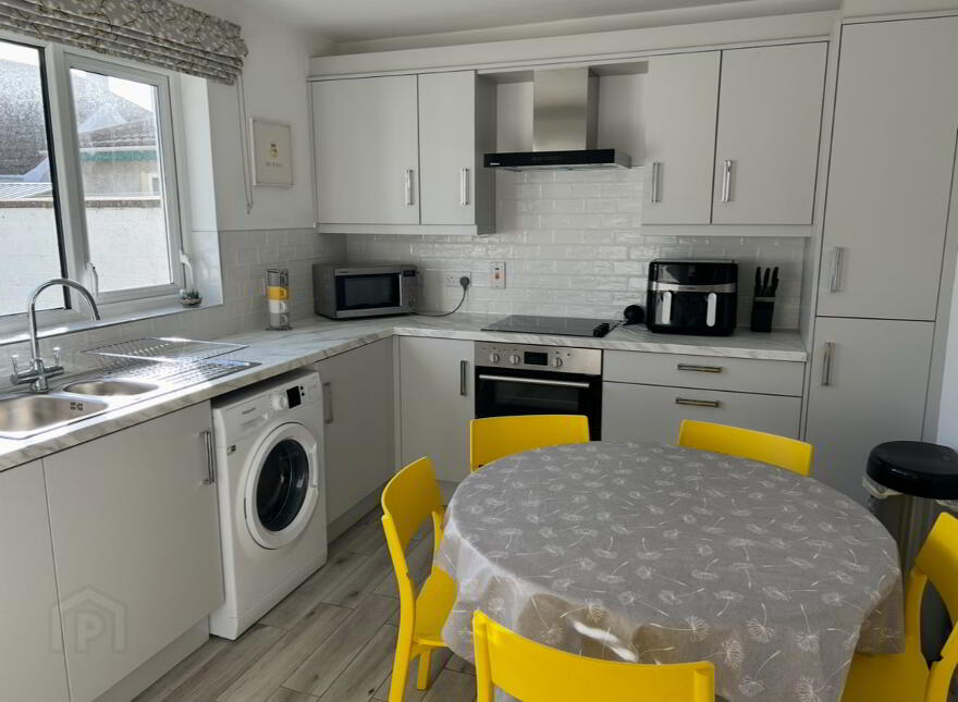 10 Windsor Place (holiday Let), Portrush, BT56 8JU