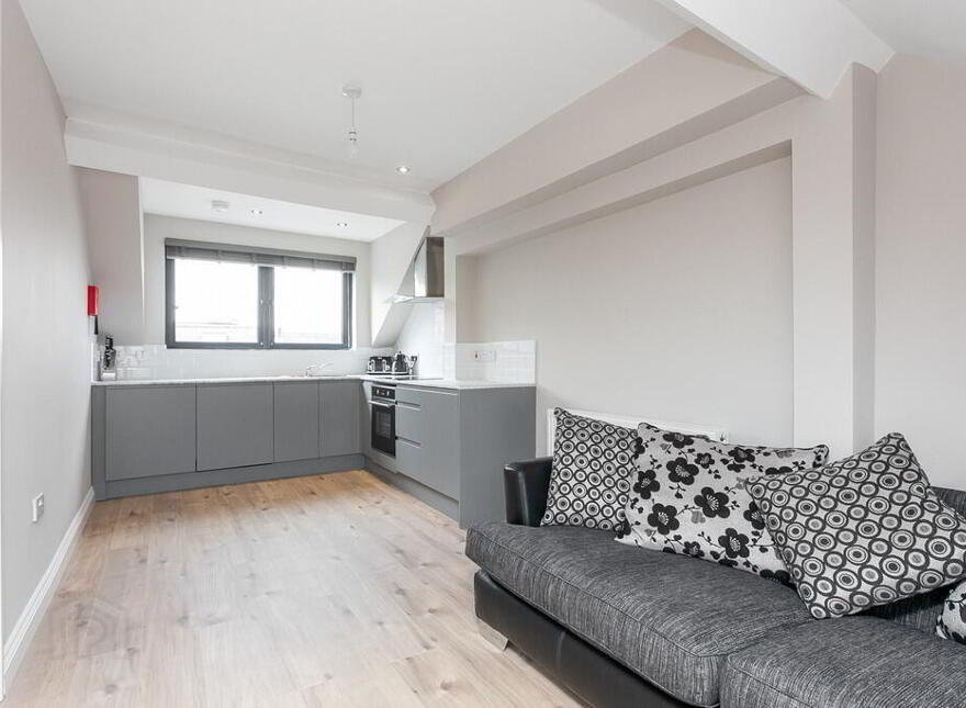 Flat C, 2 Surrey Street, Belfast, BT9 7FS