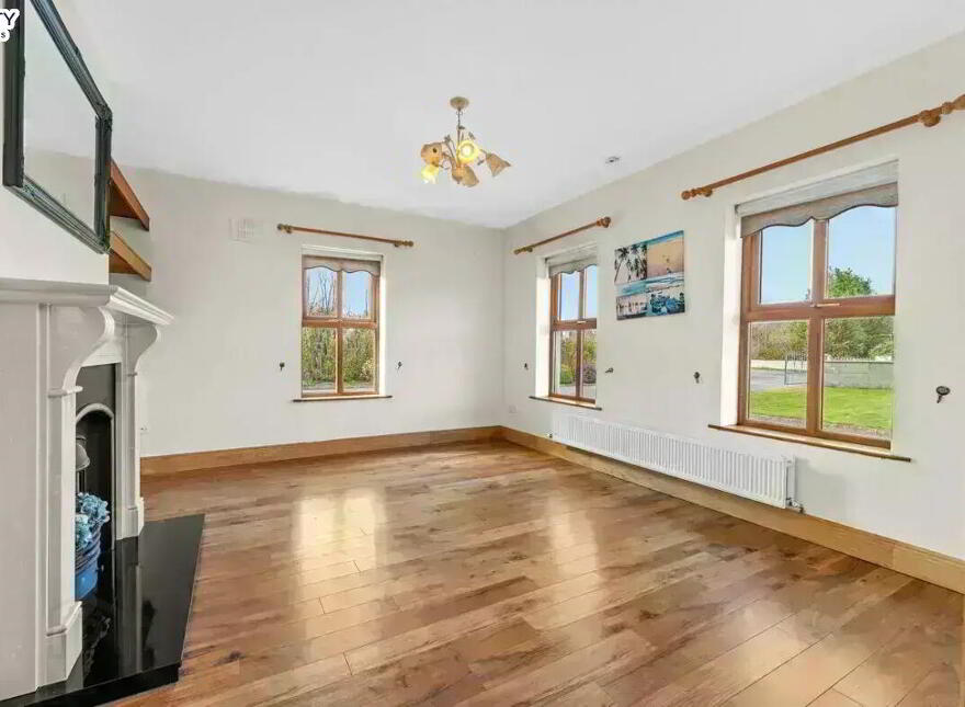 Loughaderra, Midleton